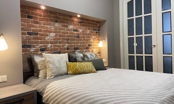 Old Town Apartment | Old Town Modern 1BR Apartment