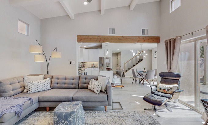 Sawmill Area House | *Old Town Odyssey! In the heart of history!
