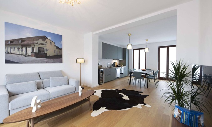 Teltow Apartment | Old town retreat near Berlin