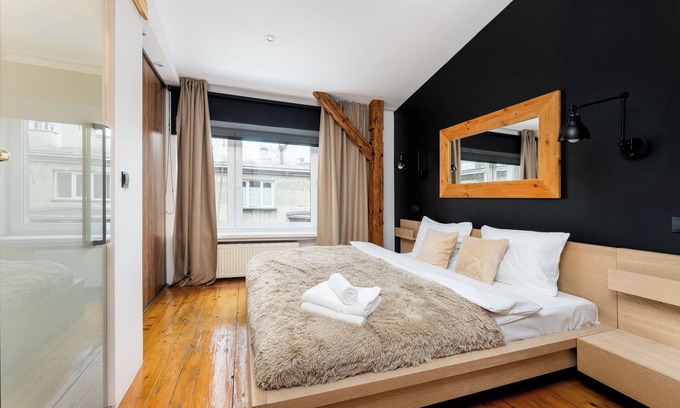 Wesoła Zachod Apartment | Old Town Wooden Loft Apartment