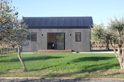 Waipara House | Olive Grove Cabin Waipara