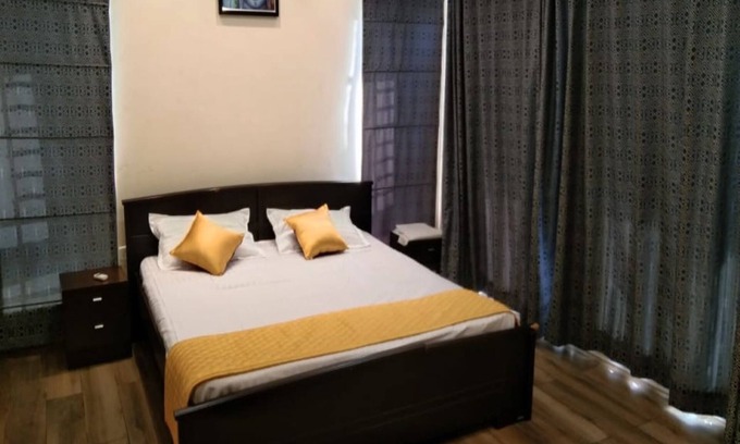 Kanathur Villa | Olive Inn Luxurious 4-BHK Individual Villa w/Indoor Swimming Pool