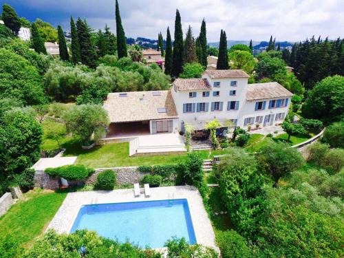 Grasse Villa | Olive tree garden villa with heated swimming pool and jacuzzi
