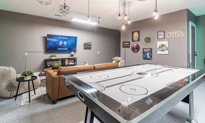 Greenwood House | OliveBranch-LuxeDesigner Home-Spa-Firepit-GameZone