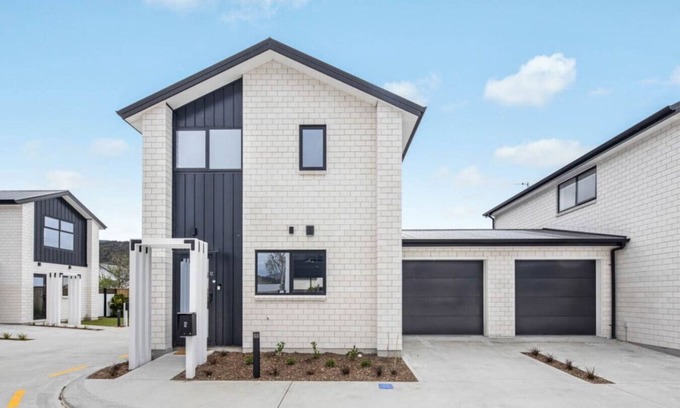 Trentham House | Oliver Oasis: Wellington 2BR Retreat