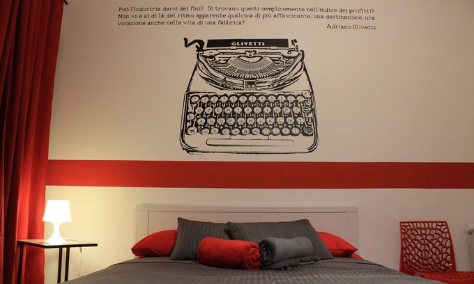 Ivrea House | "Olivetti" Room - with shared bathroom
