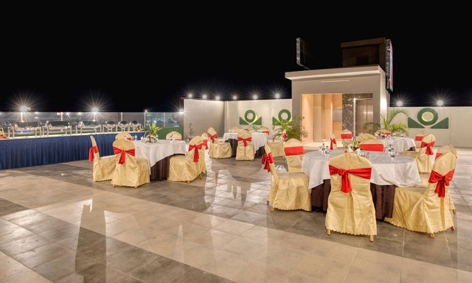 Raebareli Hotel | Om Clarks Inn Raebareli