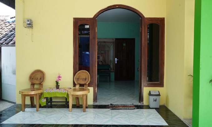 Prambanan House | Omah Bogem Homestay Syariah