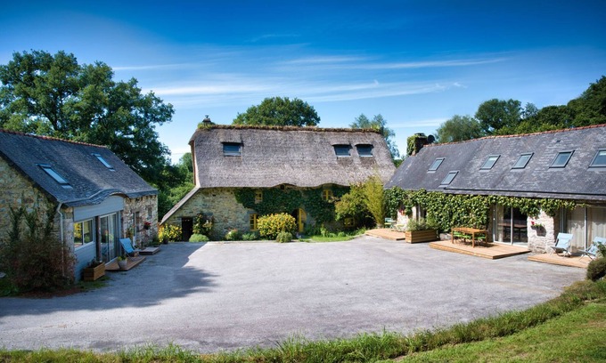 Perret House | On a 3h property, in the heart of the forest, the gites du lety await you.