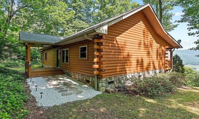 Hemphill Heights Cabin | On Mountain Time - Secluded 2 BR, 2BA Log Cabin, Hot Tub, Firepit