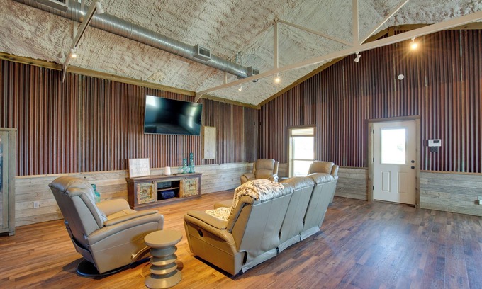 Kemp Apartment | On Spacious Ranch: Quiet Kaufman Studio Cabin!