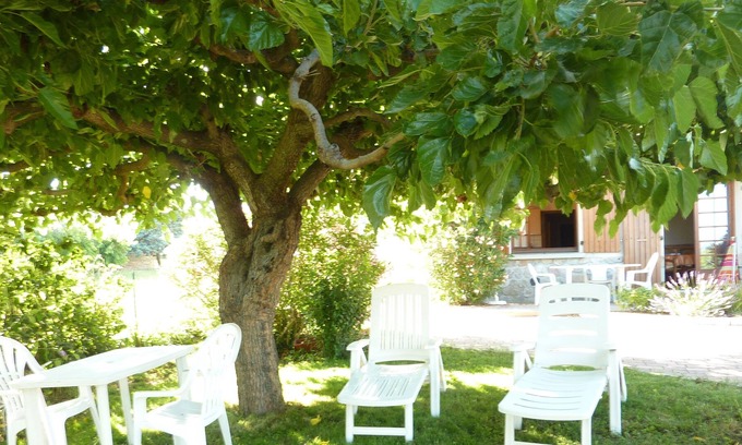 Saint-Etienne-de-Fontbellon Apartment | On the ground floor of the owner's house apartment. pleasant