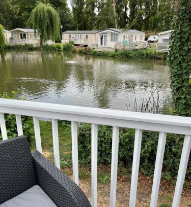 Clacton-on-Sea Resort | On the Lake Weeley