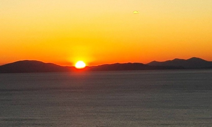 Karystos Apartment | "On the Rocks" - Cycladic beachfront apartment with spectacular views