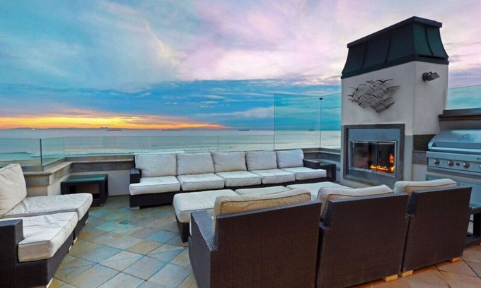 Sunset Beach House | ON THE SAND! 5 Bedroom Beachfront Masterpiece in Huntington Beach, CA