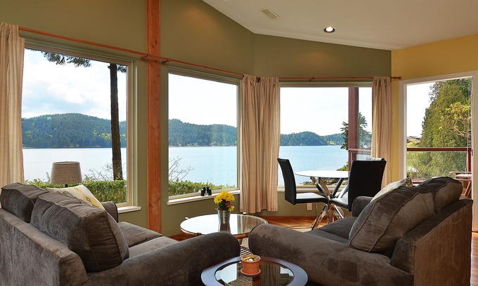 Granthams Landing House | On the Water at Soames Point