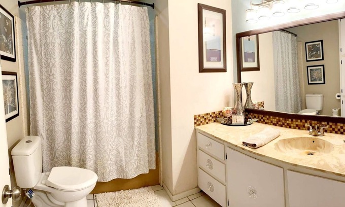 Wake Village House | On your visit to Texarcana Tx. Stay in this beautiful and spacious room.