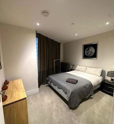 Nine Elms Apartment | One Bed Flat in Vauxhall