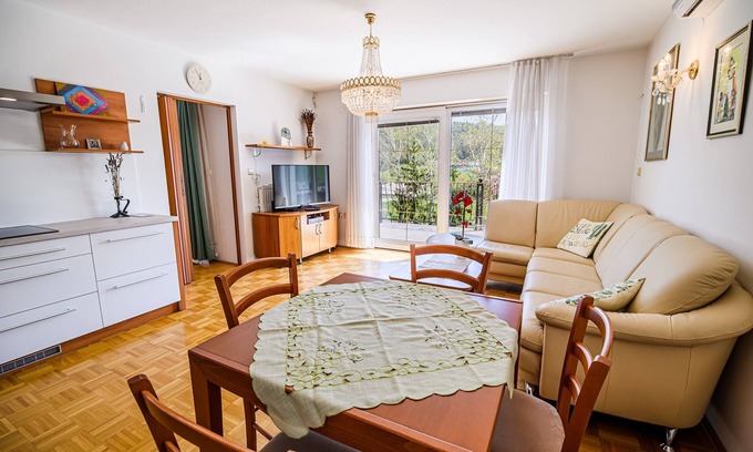 Podcetrtek Apartment | One bedroom apartment with terrace