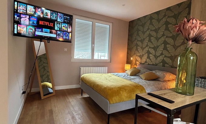 Issoudun Apartment | One-bedroom apartment for 4 people