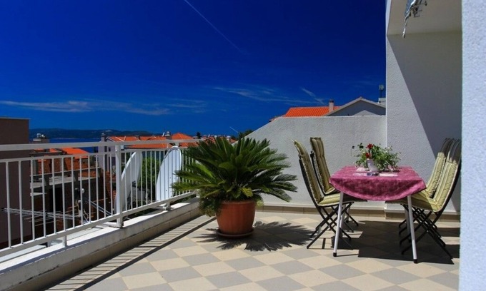 Ratac Apartment | One bedroom apartment with terrace and sea view Makarska (A-15200-c)