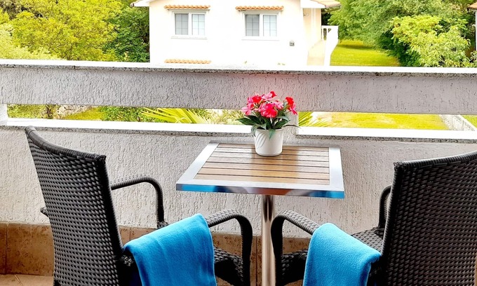 Sveti Anton Apartment | One bedroom apartment with terrace Sveti Anton, Krk (A-5288-c)