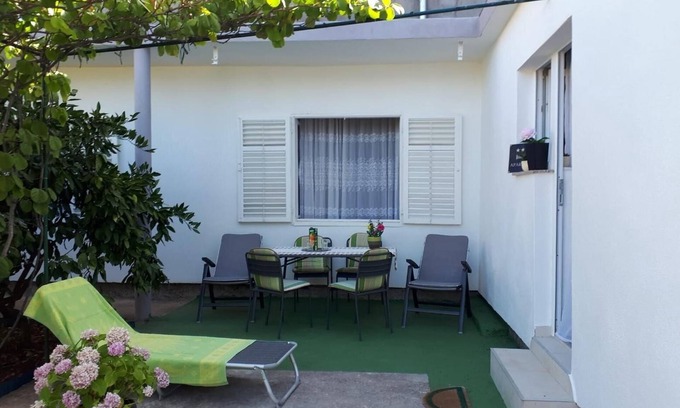Pirovac Apartment | One bedroom apartment with terrace Pirovac, Šibenik (A-20015-b)
