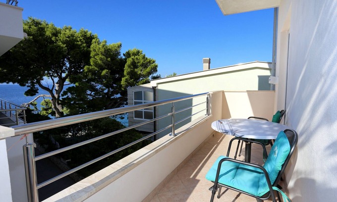 Promajna Apartment | One bedroom apartment near beach Promajna, Makarska (A-2605-b)
