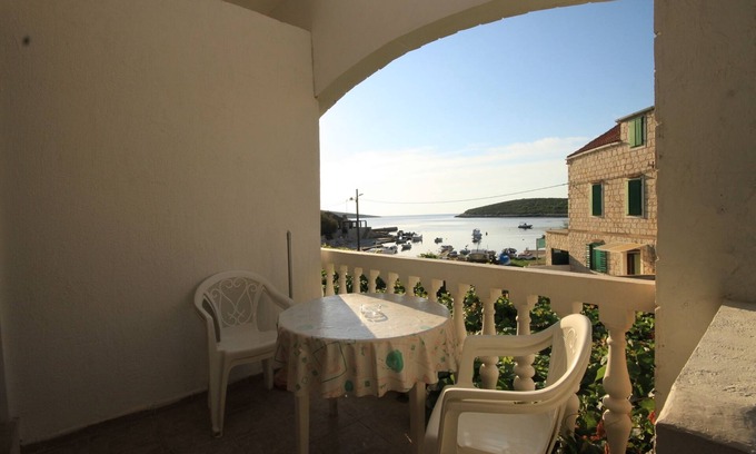 Rukavac Apartment | One bedroom apartment near beach Rukavac, Vis (A-1154-a)