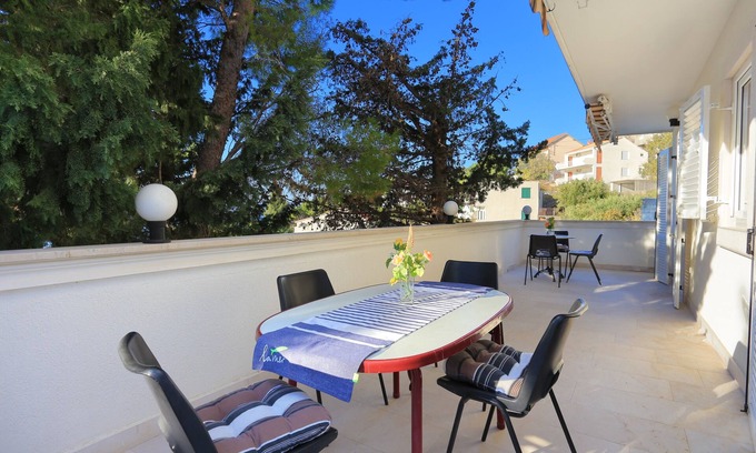 Marusici Apartment | One bedroom apartment with terrace and sea view Marušići, Omiš (A-18497-a)