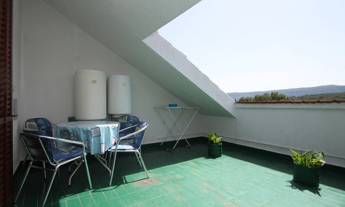 Vrboska Apartment | One bedroom apartment with terrace Vrboska, Hvar (A-8748-c)