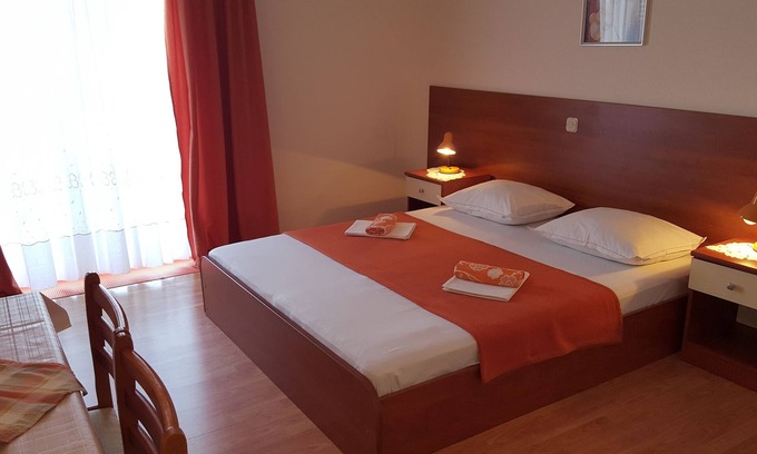 Gradac Apartment | One bedroom apartment with terrace and sea view Gradac, Makarska (A-11332-d)