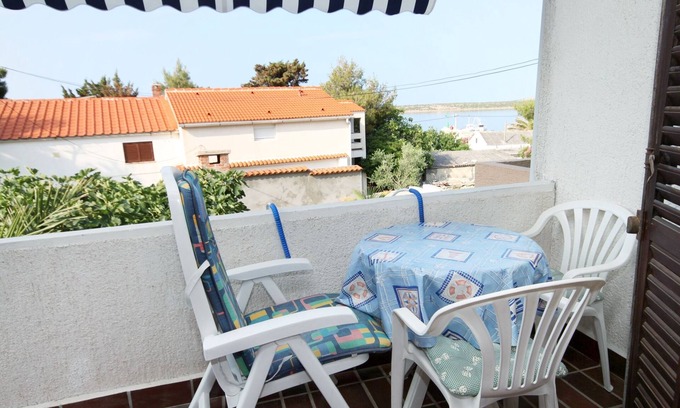 Kosljun Apartment | One bedroom apartment with terrace and sea view Košljun, Pag (A-3321-b)