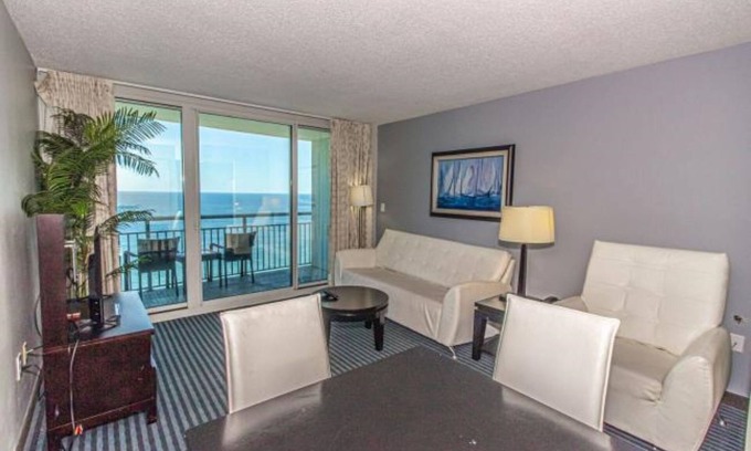 Downtown Myrtle Beach Condo | One-bedroom condo in the modern resort offering a contemporary living experience