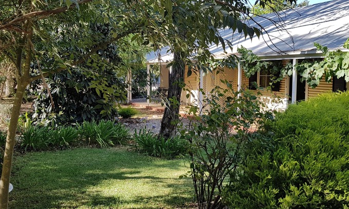 Upper Wakefield Bed & Breakfast | One bedroom cottage in the beautiful Clare Valley