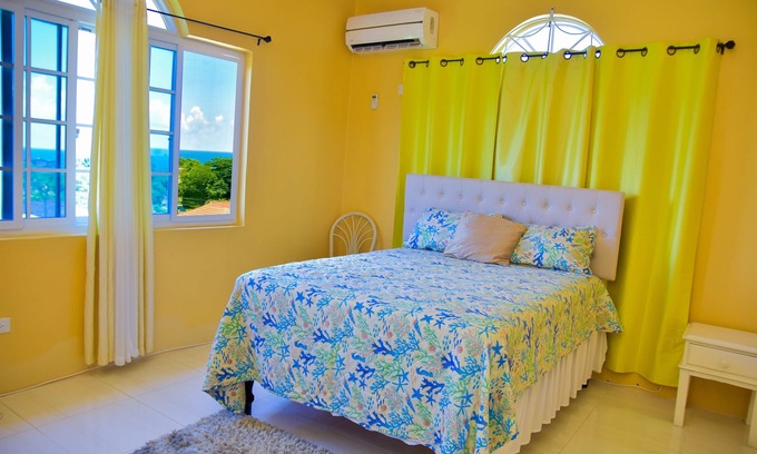 Boscobel House | one bedroom cozy and quiet neighborhood 10min from ocho rios town