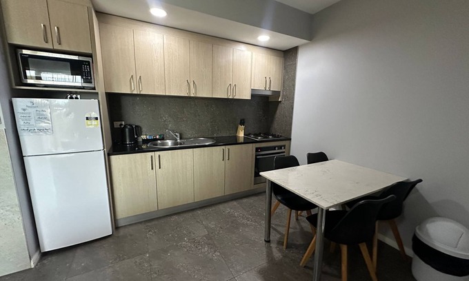 Hamilton Apartment | One Bedroom Deluxe Apartment