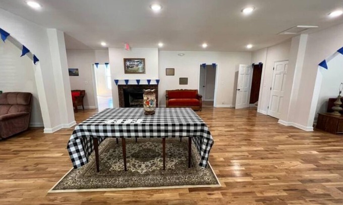 Fries Apartment | One Bedroom three beds Apartment 2