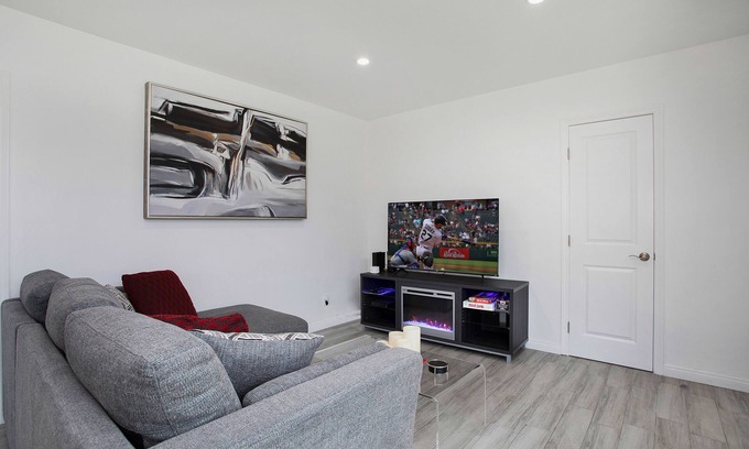 West Los Angeles Apartment | One bedroom