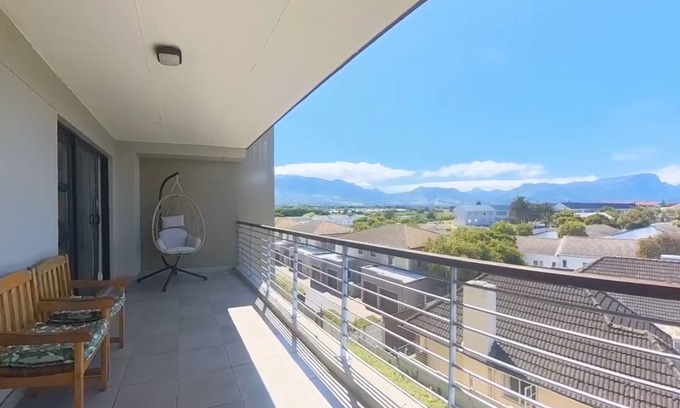 Tokai Apartment | One double bed en-suite