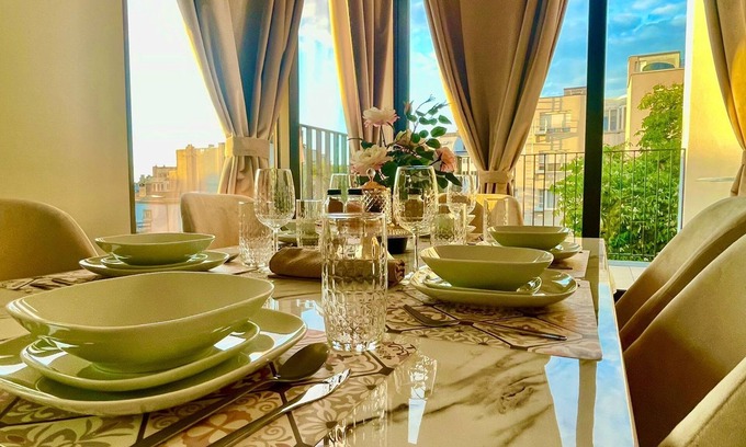 Klein-Antwerpen Apartment | One Lux Stay Near Antwerp Central - 3 Bedroom 1.5 Bathroom