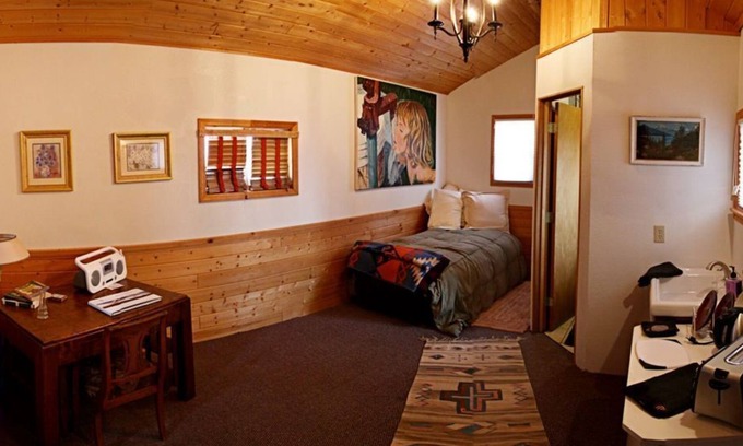 Ennis Cabin | One- Man- Fisherman Cabin