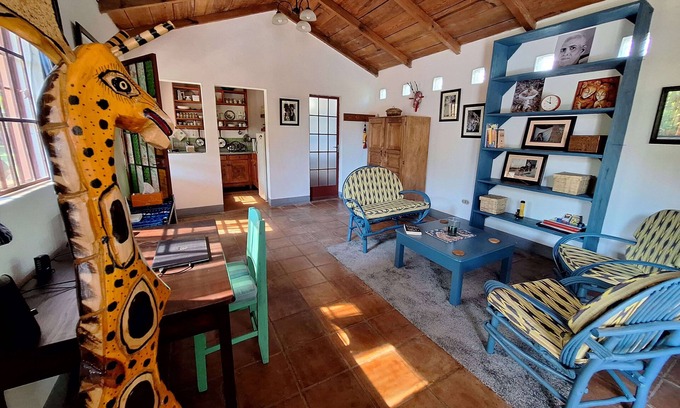 San Pedro La Laguna Cottage | One minute to lake, fabulous views, well-equipped kitchen, & comfy beds!