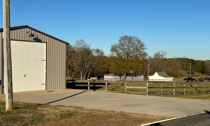 Chesnee RV Rental | One Night Stay