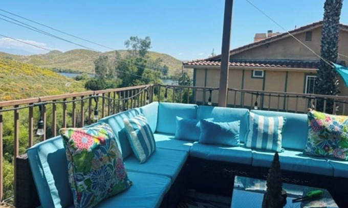 Temecula House | One-of-a-kind home on Lake in Canyon Lake with Hot Tub 30 Day Min