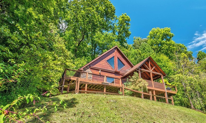 Butler Cabin | One of a kind Luxury Lakeside Treehouse at Watauga Lake