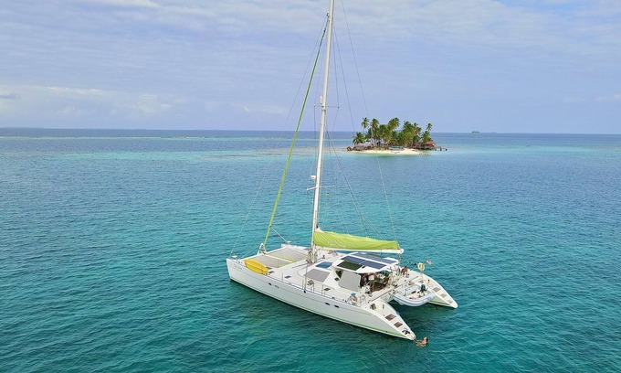 Carti Tupile Boat Rental | One of the biggest Sailing Catamarans in San Blas