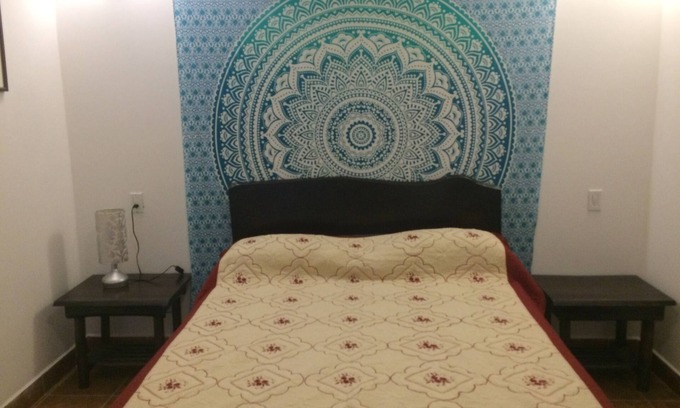 Belize City Hotel | ONE QUEEN BED ROOM AT EASY INN BELIZE CITY