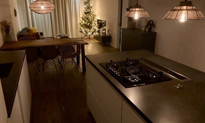 Hoofddorppleinbuurt Bed & Breakfast | One room near Vondelpark