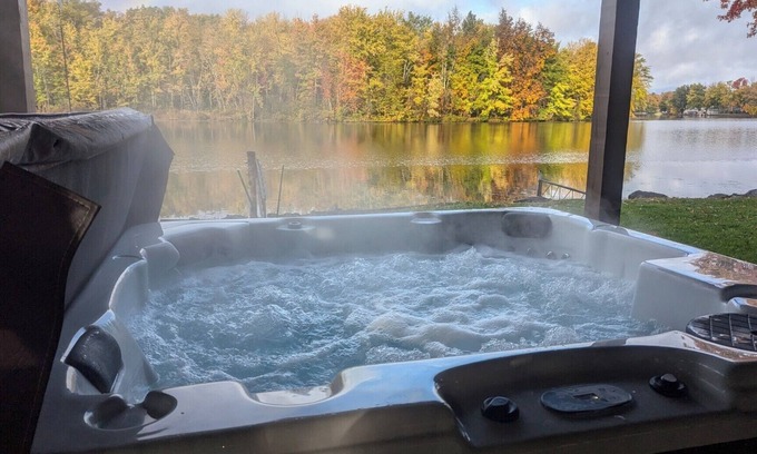 Town of Schroeppel House | Oneida River Retreat